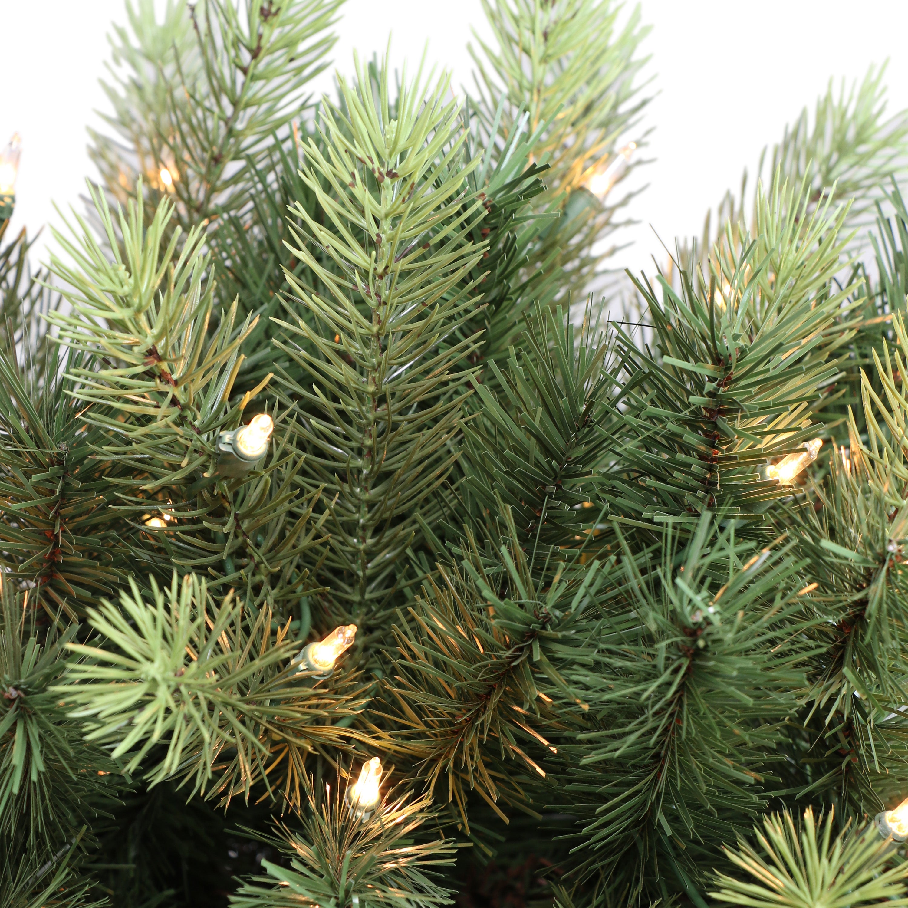 7.5ft Pre-Lit Middlebury Spruce Christmas Tree